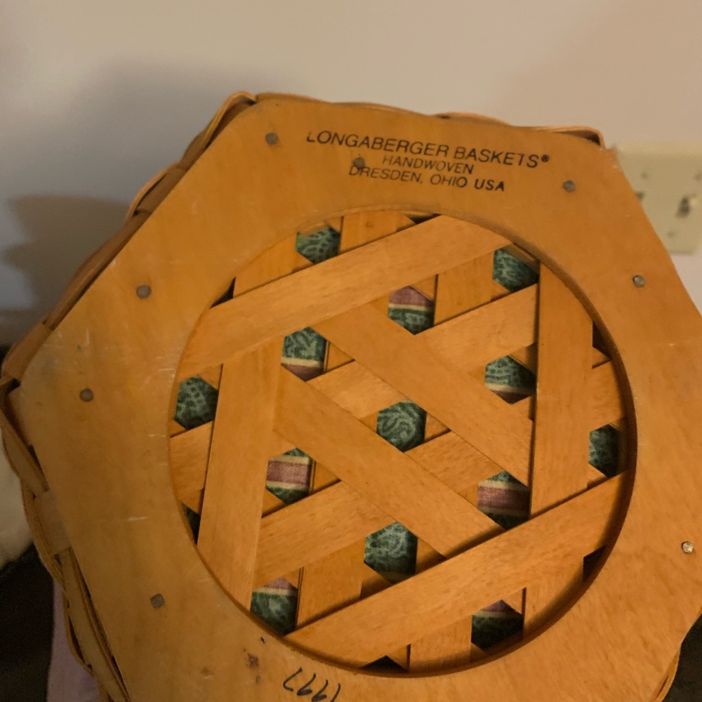 Longaberger Christmas Collection 1997 edition Snowflake Basket with Lid - Picture 6 of 6